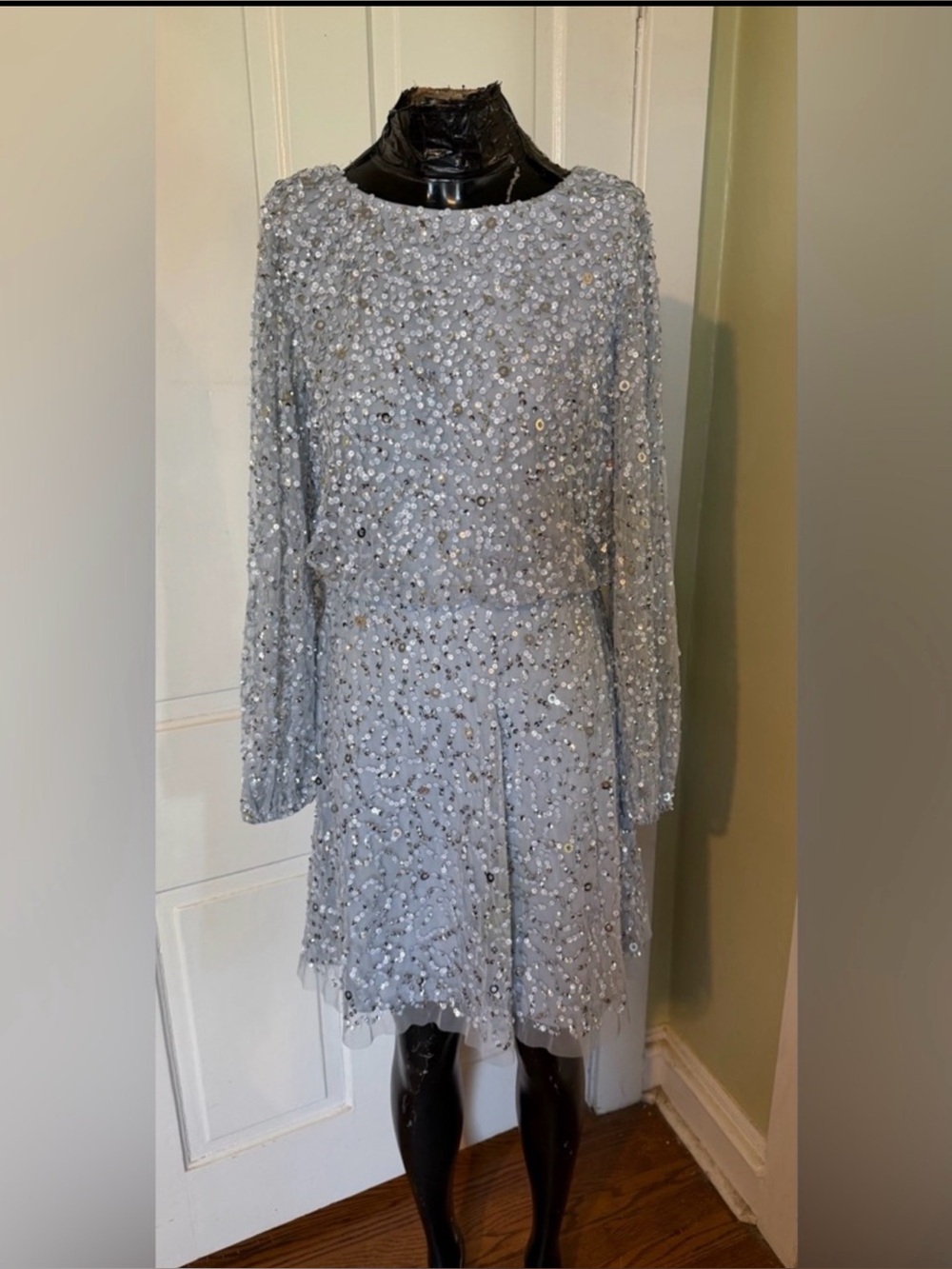 Adrianna Papell Silver Sequin Long-Sleeve Beaded A-Line Cocktail Dress - Size 6